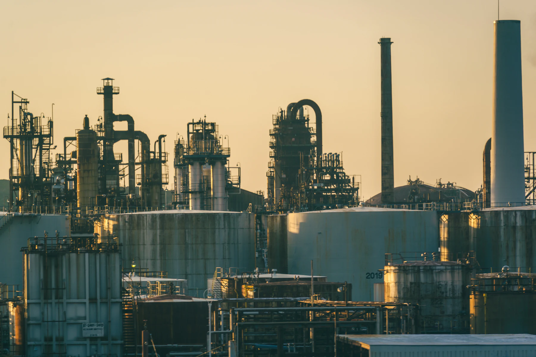 Industrial facility with tanks and pipework